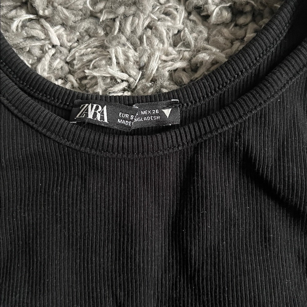 Zara Cropped Tank - Picture 3 of 4